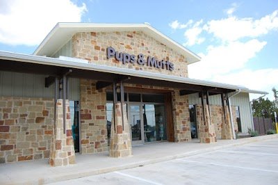 Pups & Mutts Dog Resort & Training Center